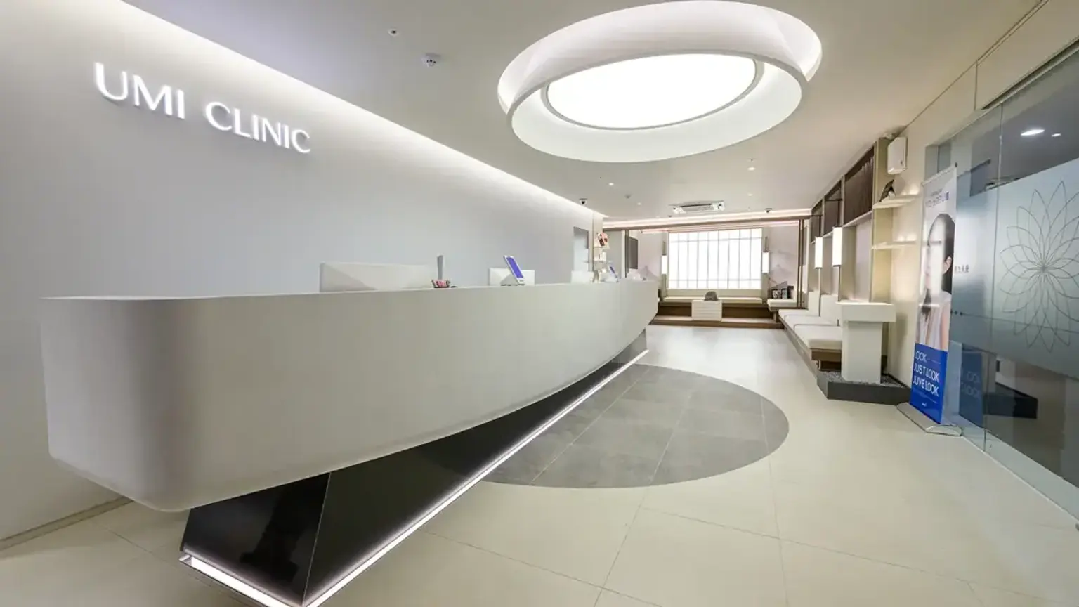 Reception area at UMI Clinic in Myeongdong, Seoul